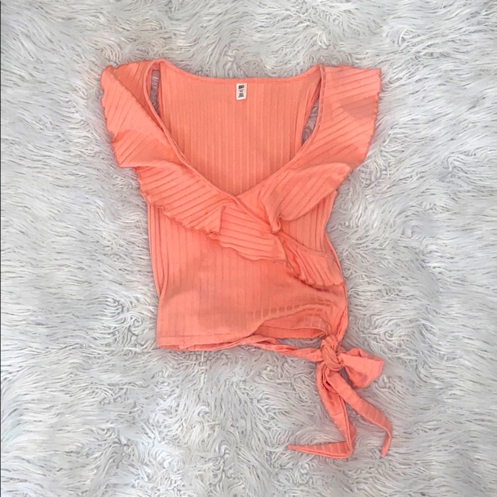 Ruffled peach top